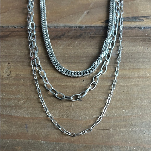 Elegant Silver Layered Necklace - Picture 2 of 2